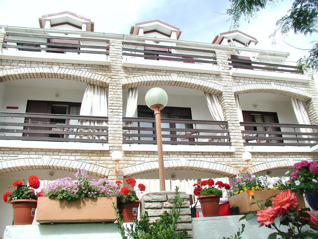 Hotel Tony Pag Town Extérieur photo